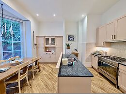 Elegant 2-bed Flat in Shenfield