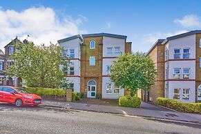 Charming 2-bedroom Flat in South Croydon