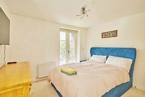 Charming 2-bedroom Flat in South Croydon