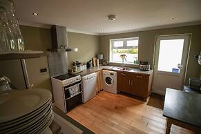 Spacious Home Near Porthtowan Beach