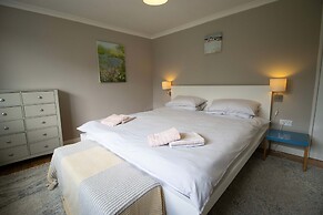 Spacious Home Near Porthtowan Beach