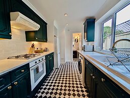 Charming Two-bedroom Home in London