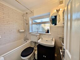 Charming Two-bedroom Home in London