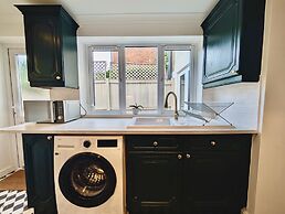 Charming Two-bedroom Home in London