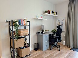 Amazing Flat With Free Parking and Balcony