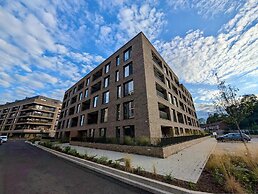 Amazing Flat With Free Parking and Balcony