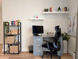 Amazing Flat With Free Parking and Balcony
