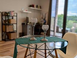 Amazing Flat With Free Parking and Balcony