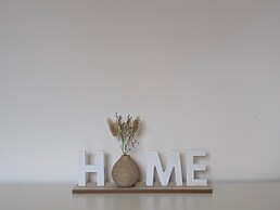 Comfortable 2-bedroom House With Free Parking
