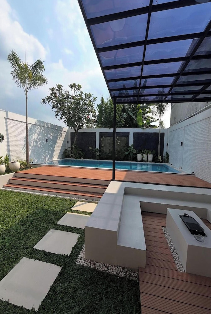 Mega Jaya Villa