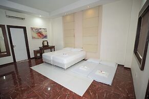 Brevant Pool Club And Resort