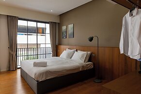 Q Space Sathorn - Narathiwas 18