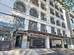 Q Space Sathorn - Narathiwas 18