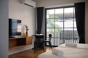 Q Space Sathorn - Narathiwas 18