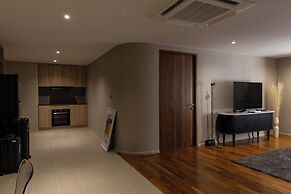 Q Space Sathorn - Narathiwas 18