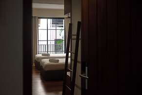 Q Space Sathorn - Narathiwas 18