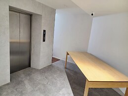 Q Space Sathorn - Narathiwas 18