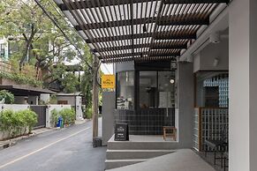 Q Space Sathorn - Narathiwas 18