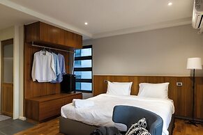 Q Space Sathorn - Narathiwas 18