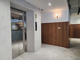 Q Space Sathorn - Narathiwas 18