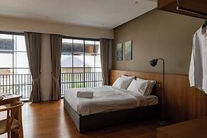 Q Space Sathorn - Narathiwas 18