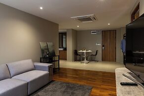 Q Space Sathorn - Narathiwas 18