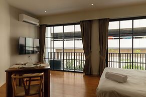 Q Space Sathorn - Narathiwas 18