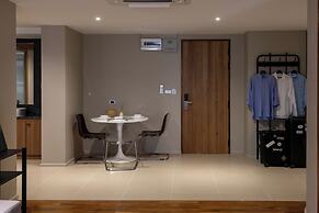 Q Space Sathorn - Narathiwas 18