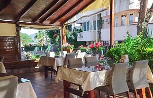 Green Palm Hotel