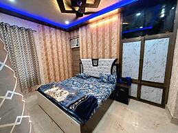Urban Lake Stay