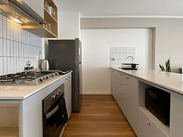 w Modern Bright 2BR w Balcony in Miraflores