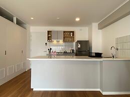 w Modern Bright 2BR w Balcony in Miraflores
