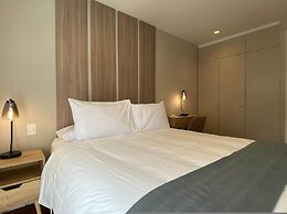 w Modern Bright 2BR w Balcony in Miraflores