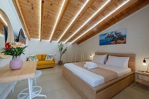 Home Easy Kalamata - Central Stylish Maisonette