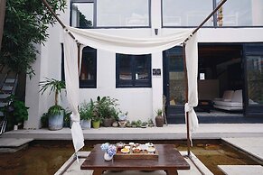 Sanfuyizhai Homestay