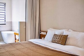 Sanfuyizhai Homestay