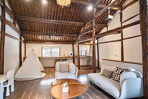 Sanfuyizhai Homestay