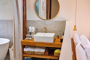 Sanfuyizhai Homestay