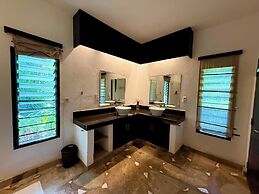 Galu Ecolodge