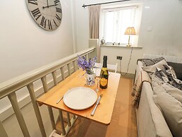 In & Out Cottage