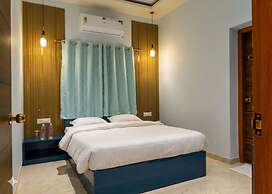Raj Royal Hotel