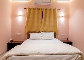 Raj Royal Hotel