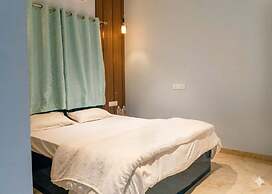 Raj Royal Hotel