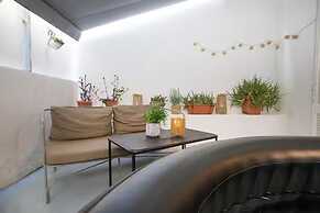 Athens Central Jacuzzi Retreat