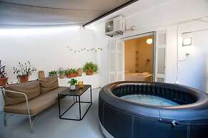 Athens Central Jacuzzi Retreat