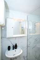 Athens Central Jacuzzi Retreat