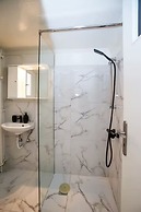 Athens Central Jacuzzi Retreat