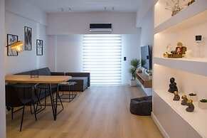 Mocha Acropolis View Apartment