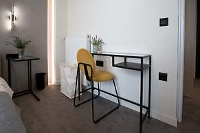 Acropolis Modern House