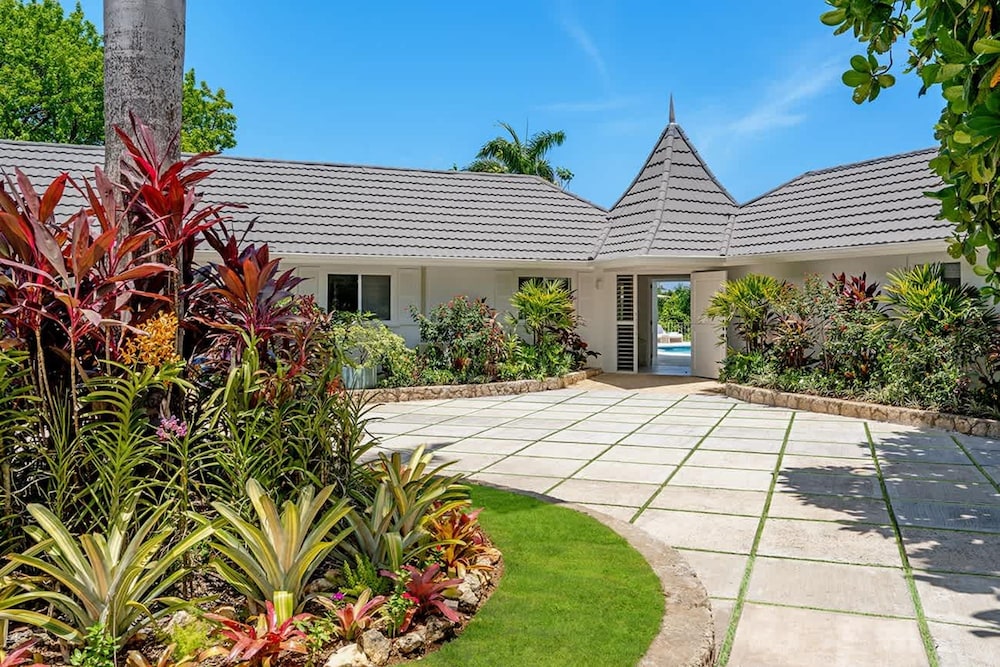 Tranquil 4BR Villa Pool Spa Resort Access